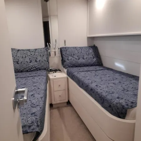 Πλωτό κατάλυμα Luxury Yacht Portosole Σαν Ρέμο