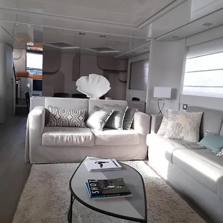 Luxury Yacht Portosole * Σαν Ρέμο