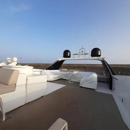 Luxury Yacht Portosole Πλωτό κατάλυμα