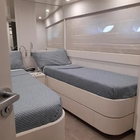 Luxury Yacht Portosole * Σαν Ρέμο