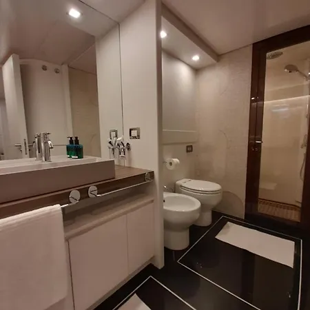 Luxury Yacht Portosole Σαν Ρέμο