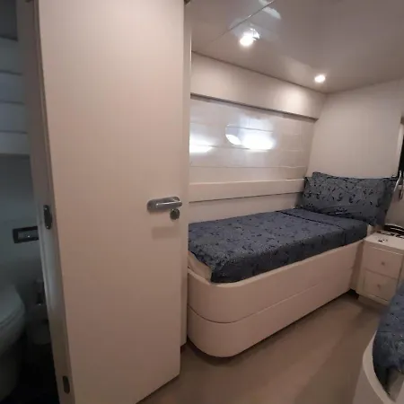 Botel Luxury Yacht Portosole *